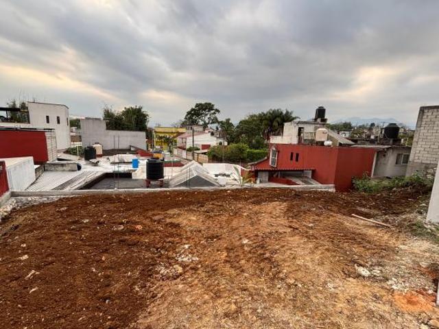 Lote de 147m2 en calle privada bamboo sobre Calzada Tlacotengo