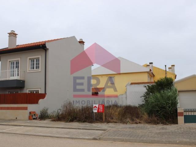 Lote de 175m2 em Atouguia da Baleia