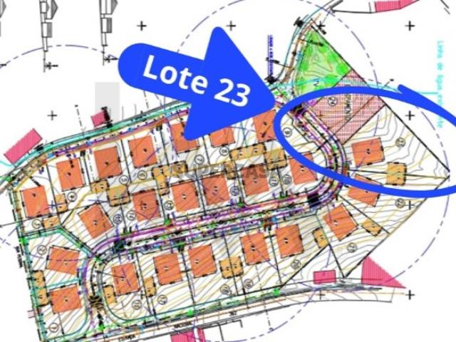 Lote de 1374 m2 com implantação de 225 m2 e ABC 295 m2 Romeira Santarém