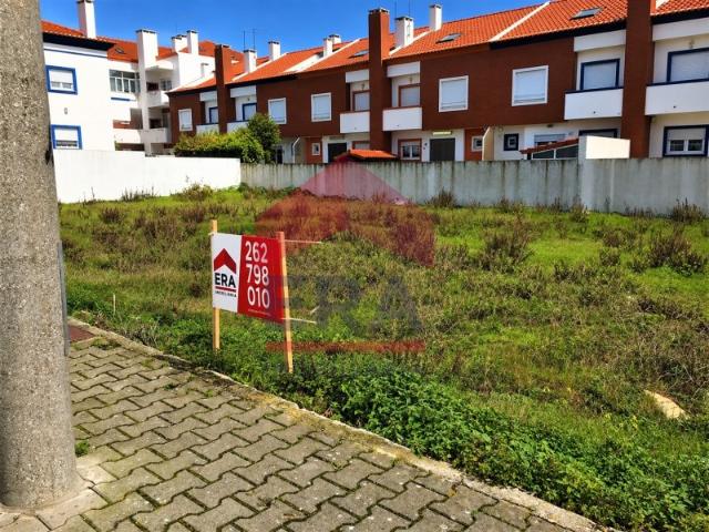 Lote de 138,40m2 em Peniche