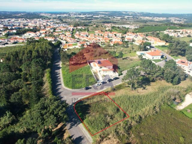 Lote de 719m2 próximo do centro de Caldas da Rainha