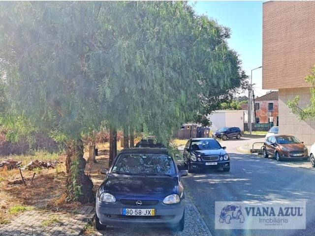 Lote destinado à construção de uma moradia unifamiliar, 3 Fr