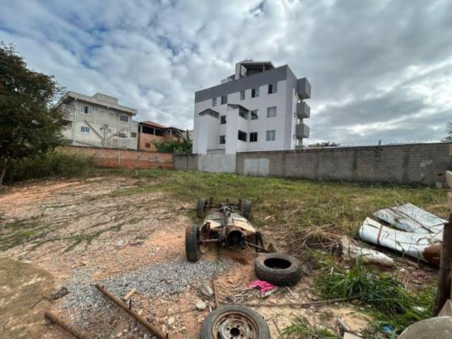 Lote dos seus sonhos 478m² no bairro Xangrila