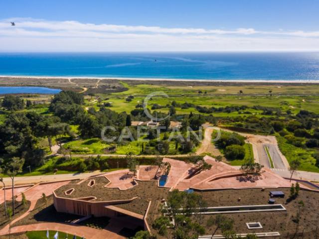 Lote excepcional para venda em um campo de golfe com vista para o oceano no Algarve de Portugal