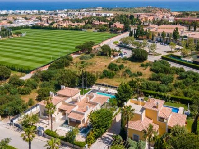 Lote Exclusivo a 400m da praia Lagos