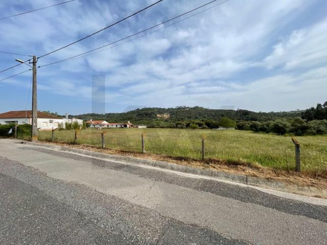 Lote Exclusivo de 2.033m2: Onde a Natureza e o Futuro se Encontram