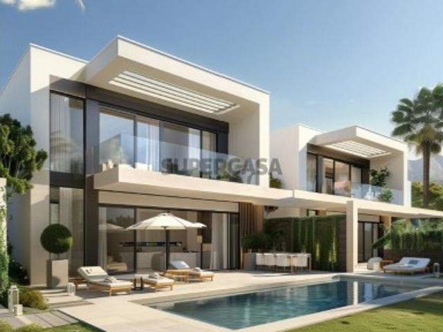 Lote Exclusivo no Coração de Lagoa, Algarve: Construa a Sua Moradia de Sonho!