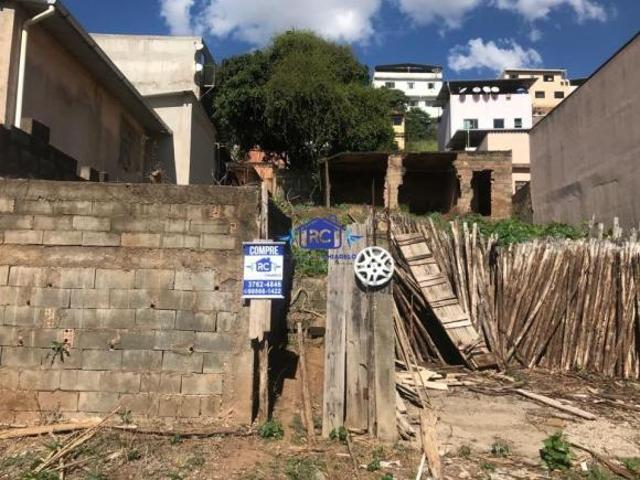 Lote em ótima localização no Bairro, Medindo 300m²