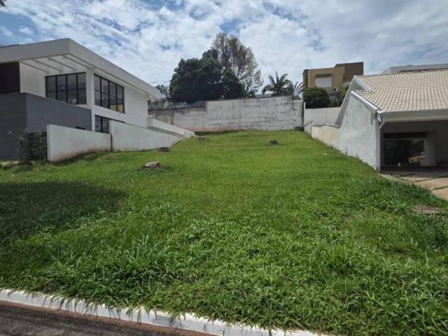 LOTE EM ALPHAVILLE, PEQUENO ACLIVE, EXCELENTE LOCALIZAÇÃO, 560M2