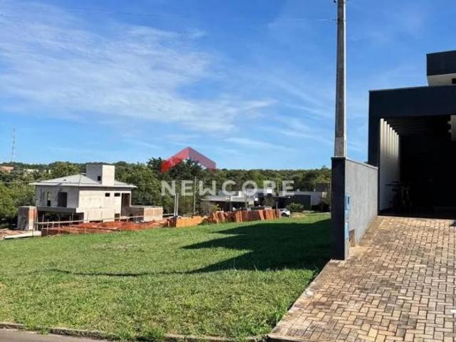 Lote em condomínio em Rua Luiz Levorato Jardim Marabá Bauru/SP