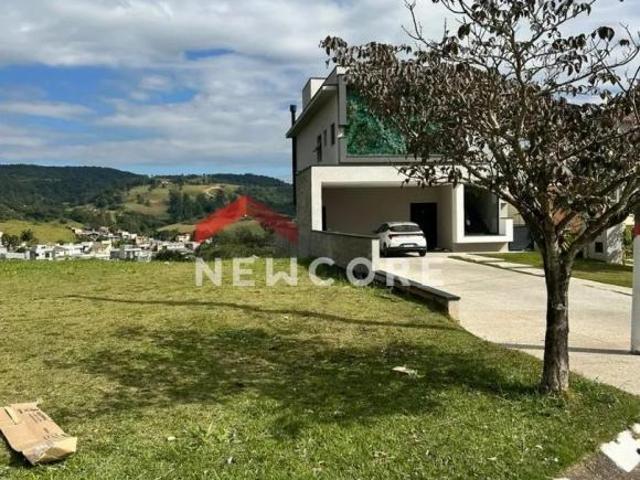 Lote em condomínio em Rua Quiruá Suru Santana de Parnaíba/SP