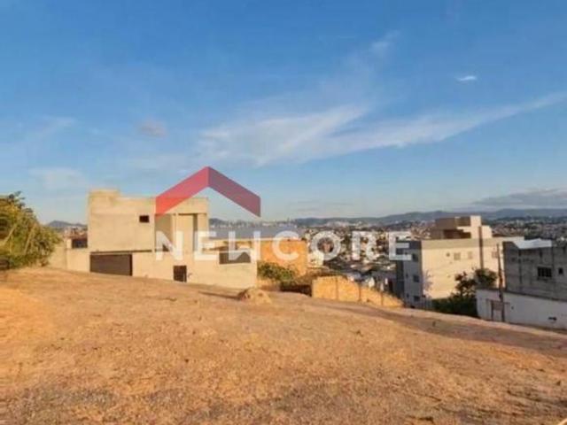 Lote em Rua Dez Arvoredo 2ª Seção Contagem/MG