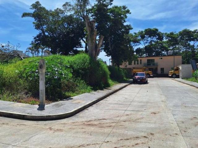 LOTE EN ESQUINA FRACC.SAN BENITO A 2 CUADRAS DE BODEGA AURRERA