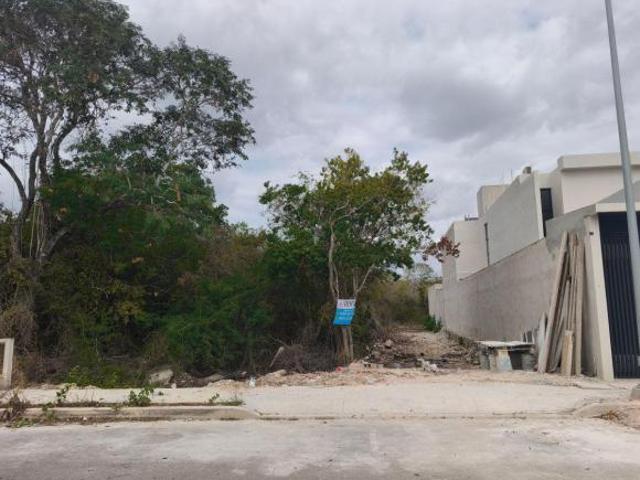 Lote en venta, de 593 m2 de superficie, en Real Montejo, zona residencial, Entrega inmediata