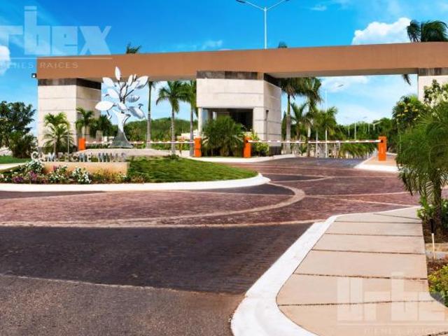 LOTE EN VENTA EN CAMPECHE HILLS CON EXCELENTE UBICACION