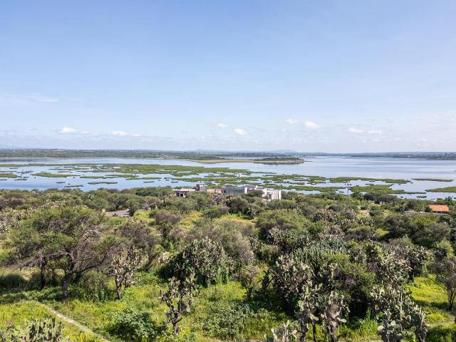 Lote en venta en Pantoja con vista a la Presa de San Miguel