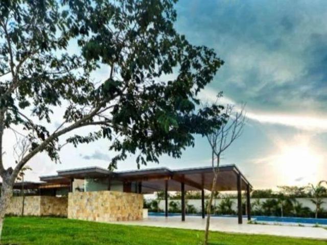 LOTE EN VENTA EN PRIVADA PARQUE CENTAL, MÉRIDA CHOLUL, 373.30M2
