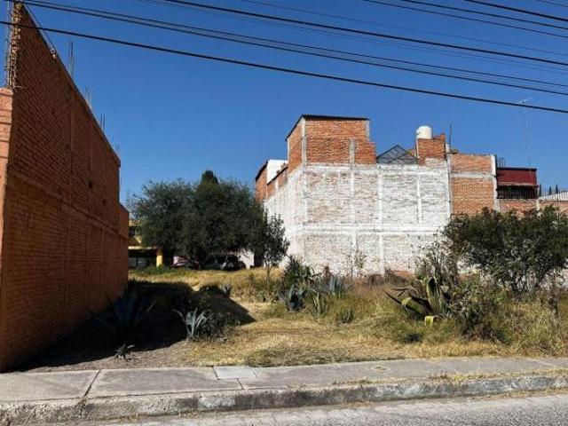 Lote en venta en San Miguel de Allende, Ignacio Ramirez con todos los servicios
