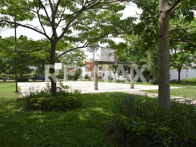 LOTE EN VENTA FRACC ANGELES DE IXTACOMITAN