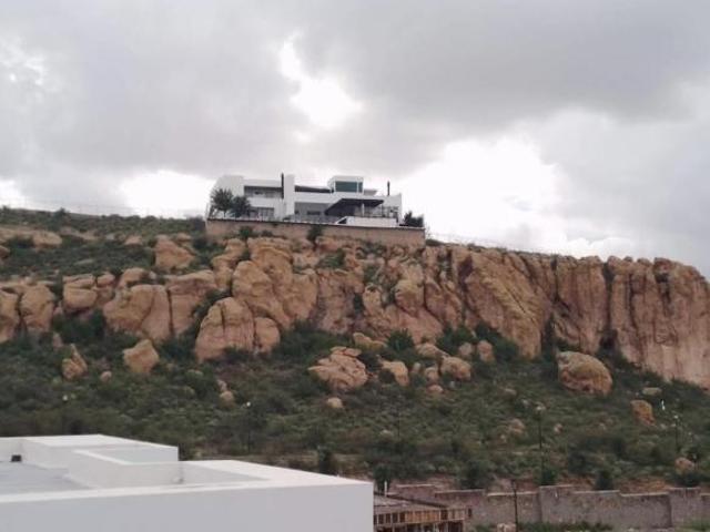 LOTE EN VENTA 305M2 FRACC. JARDINES DEL PEDREGAL $11,500M2 ZONA VALLES