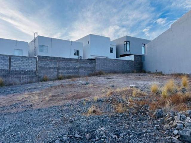 LOTE EN VENTA 337M2 EN BOSQUES DEL VALLE V $10,000M2 FRENTE A PARQUE
