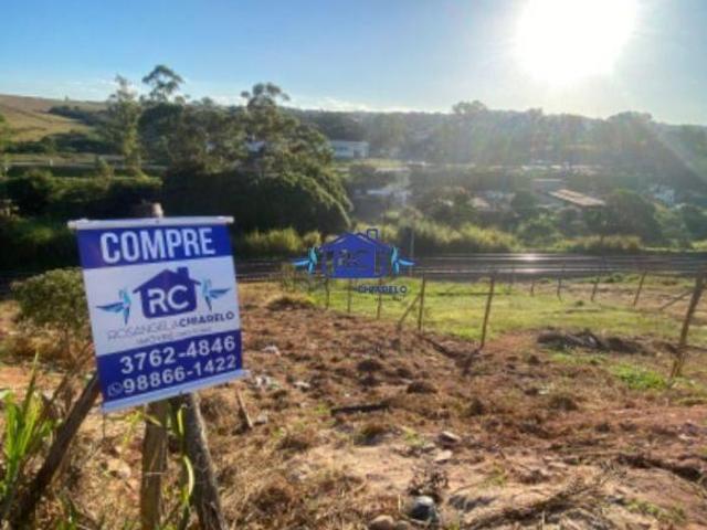 Lote localizado no bairro santa matilde extensao, medindo 819 m² possuindo topografia declive