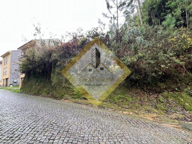Lote para Construção Moradia “3” Frentes com 3 Pisos. Pedroso, V.N.Gaia!