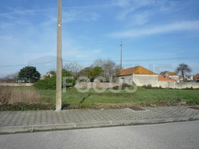Lote para construção Aradas