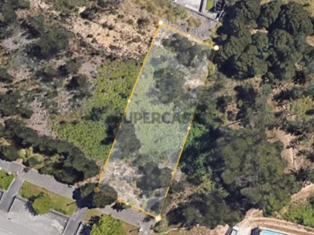 Lote para Construção de Moradia com 3 Pisos e Vistas Desafogadas