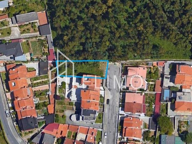 Lote para construção de Moradia Geminada