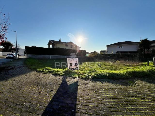 lote para construção de moradia em Torre de Dona Chama, vila do concelho de Mirandela