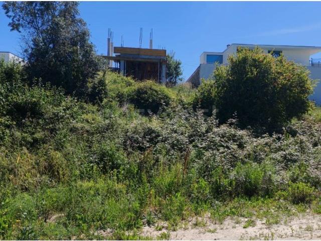Lote para construção de moradia em zona calma da cidade