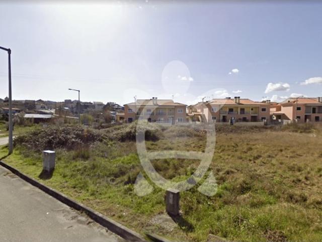 Lote para construção de duas moradias M4 geminadas na Mealhada