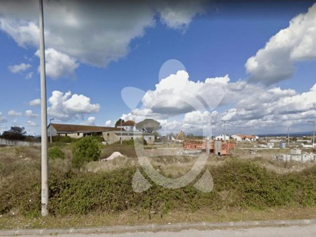 Lote para construção de duas moradias M4 geminadas na Mealhada