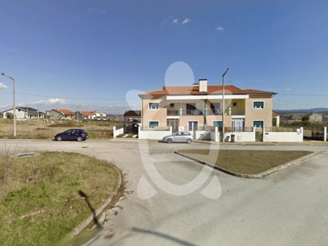 Lote para construção de duas moradias M4 geminadas com terreno na Mealhada
