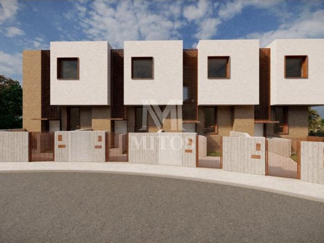 Lote para construção de 4 moradias no Santoínho Darque