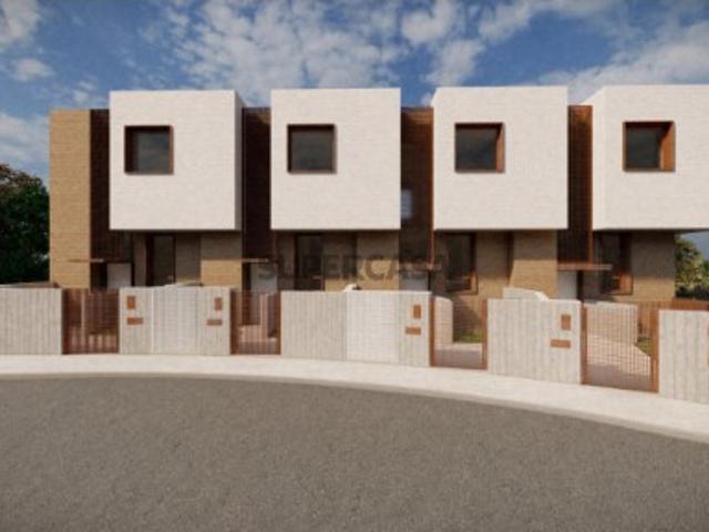 Lote para construção de 4 moradias no Santoínho Darque