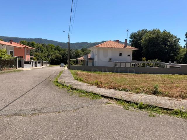 Lote para construção em Geraz do Lima Lote 13