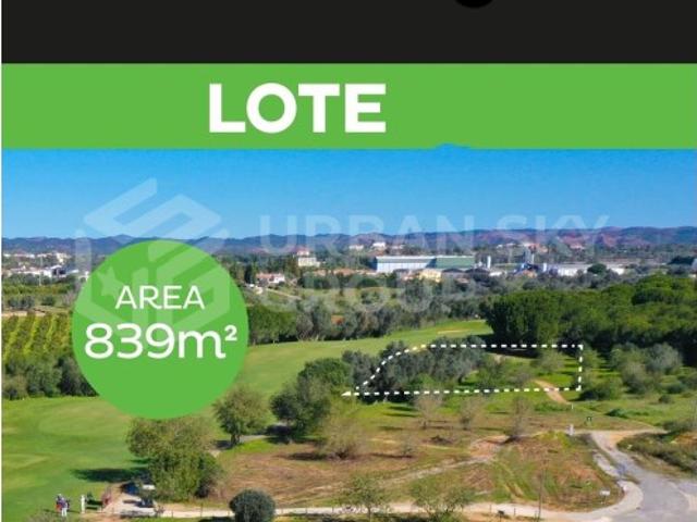 Lote para construção frente Golf em Silves