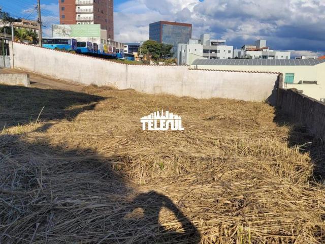 Lote para alugar no bairro Vila Adelaide, 600m²