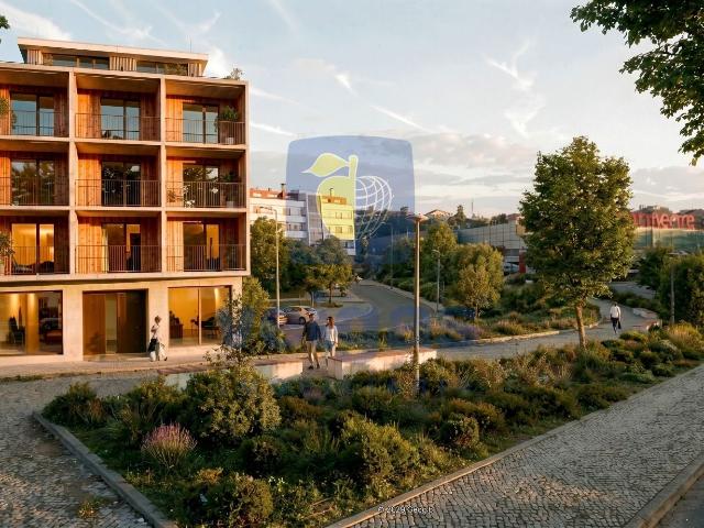 Lote para edífico com 5 pisos e 2 caves em Santarém com vista urbana
