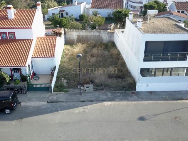Lote para habitação localizado em Monte da Vinha