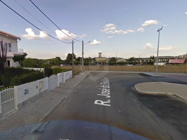 Lote para moradia T4 com Garagem e Piscina, em Azeitão Projeto Aprovado