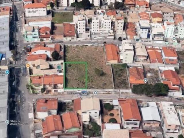 Lote plano no bairro Arvoredo, excelente opção para investidor!