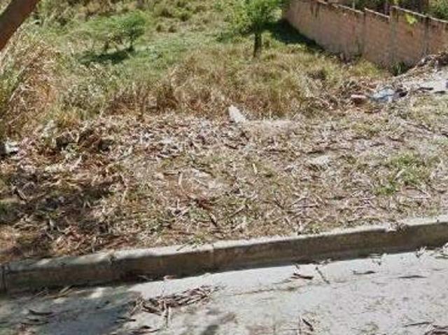 Lote plano com 250 m² sendo 10 por 25 no bairro Pérola Negra