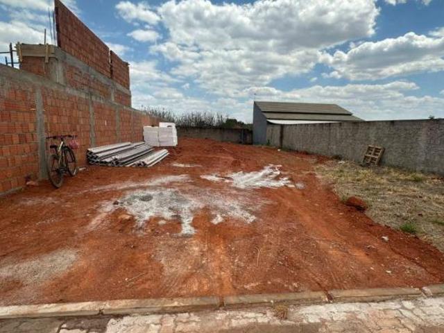 LOTE PLANO COM MURO PONTE ALTA EM CONDOMINIO FECHADO E COM INFRAESTRUTURA