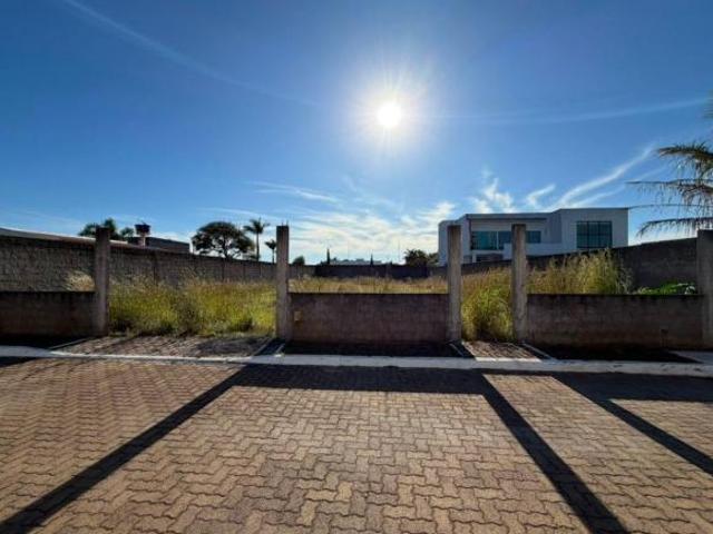 Lote ponte alta norte, 800m², ótimo condomínio, plano, todo murado