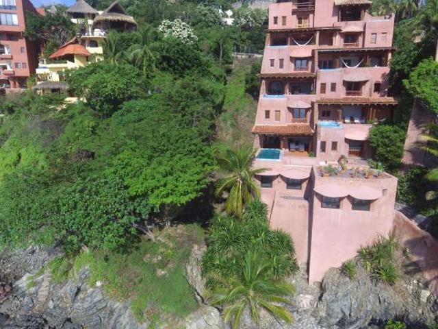 Lote Premium ZIHUATANEJO Playa la Ropa