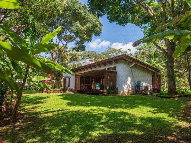 Lote residencial a la venta con entorno campestre en Coatepec