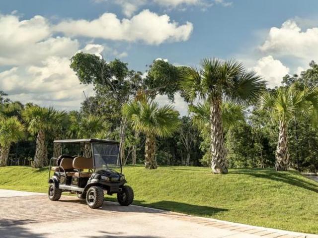 Lote Residencial en Mayakoba Country Club – 300m² de Lujo en Playa